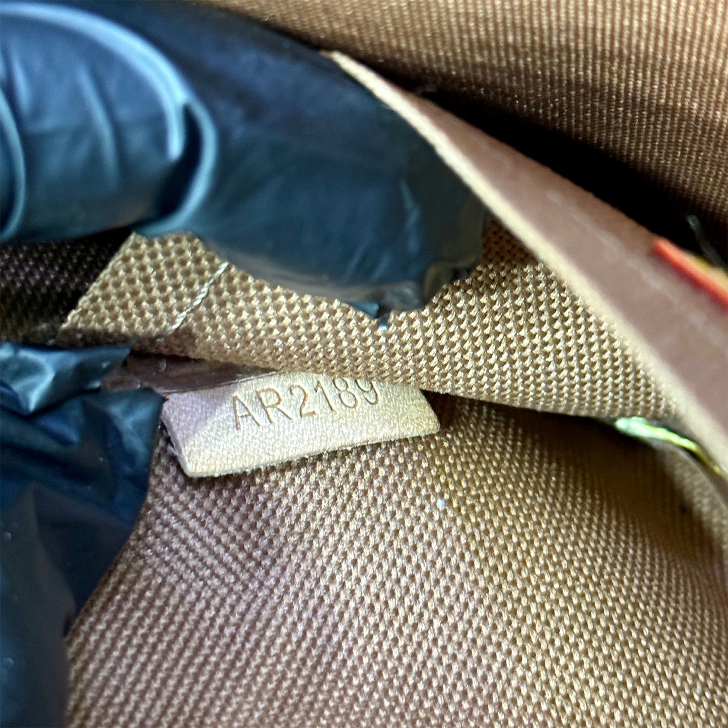 Louis Vuitton Multi Pochette Monogram Canvas Handbag - AR2189