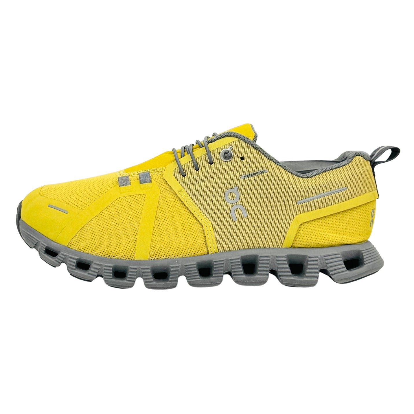On Running Cloud 5 Waterproof Shoes (Size 40.5) - 59.98529
