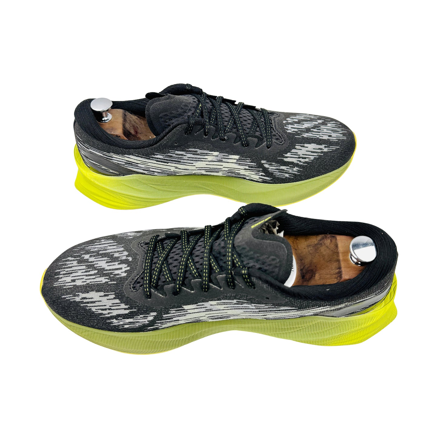 ASICS Novablast 3 Shoes (Size 45) - 1011B458