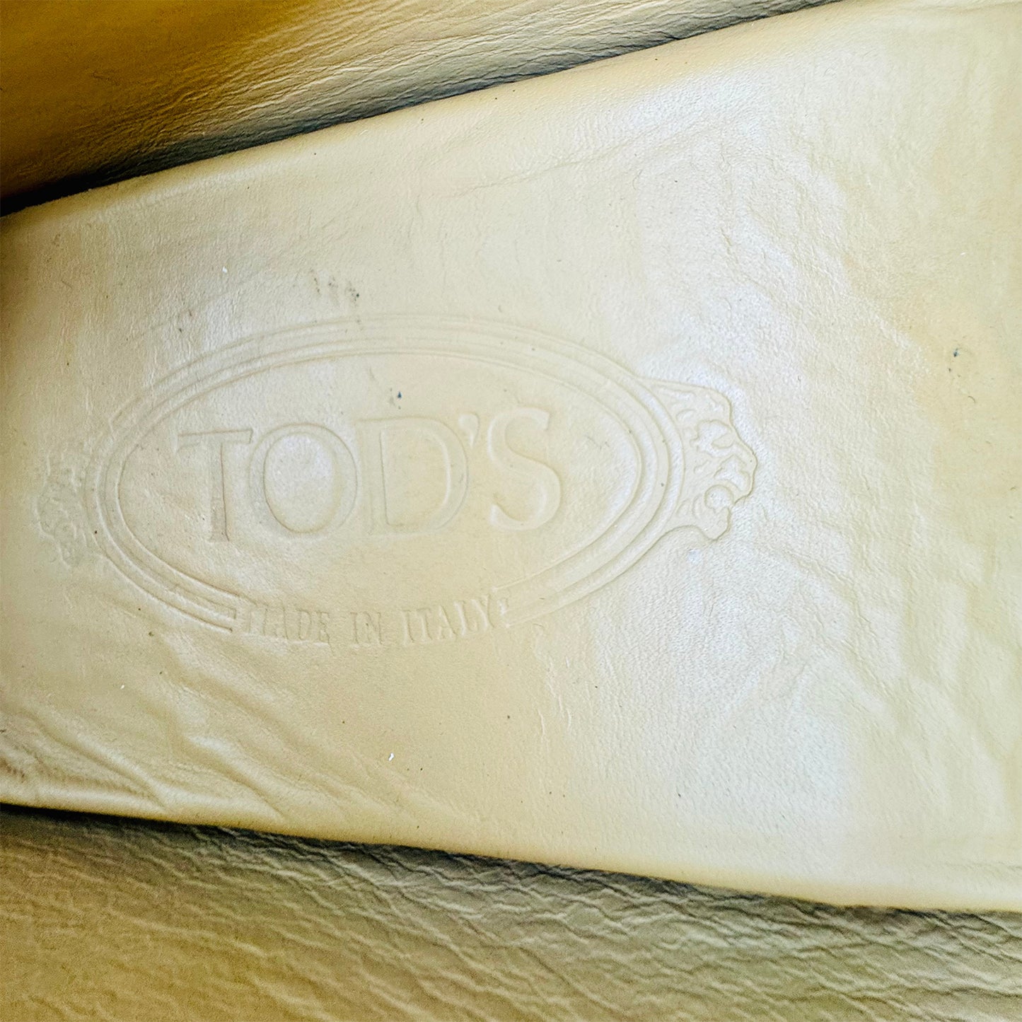 TOD'S Men's Beige Gommino Driving Loafer (Size 43/43.5)