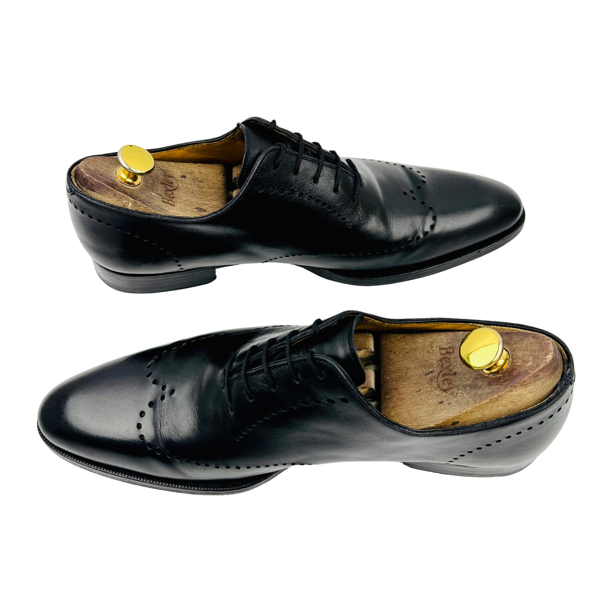 Magnanni Black Leather Brogue Shoes (Size 42)