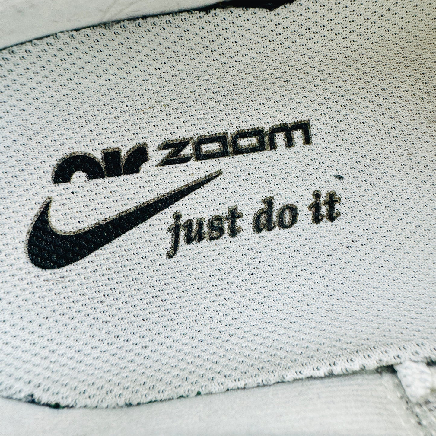 Nike Air Zoom Pegasus 40 Shoes (Size 42/42.5) - DV3853-102