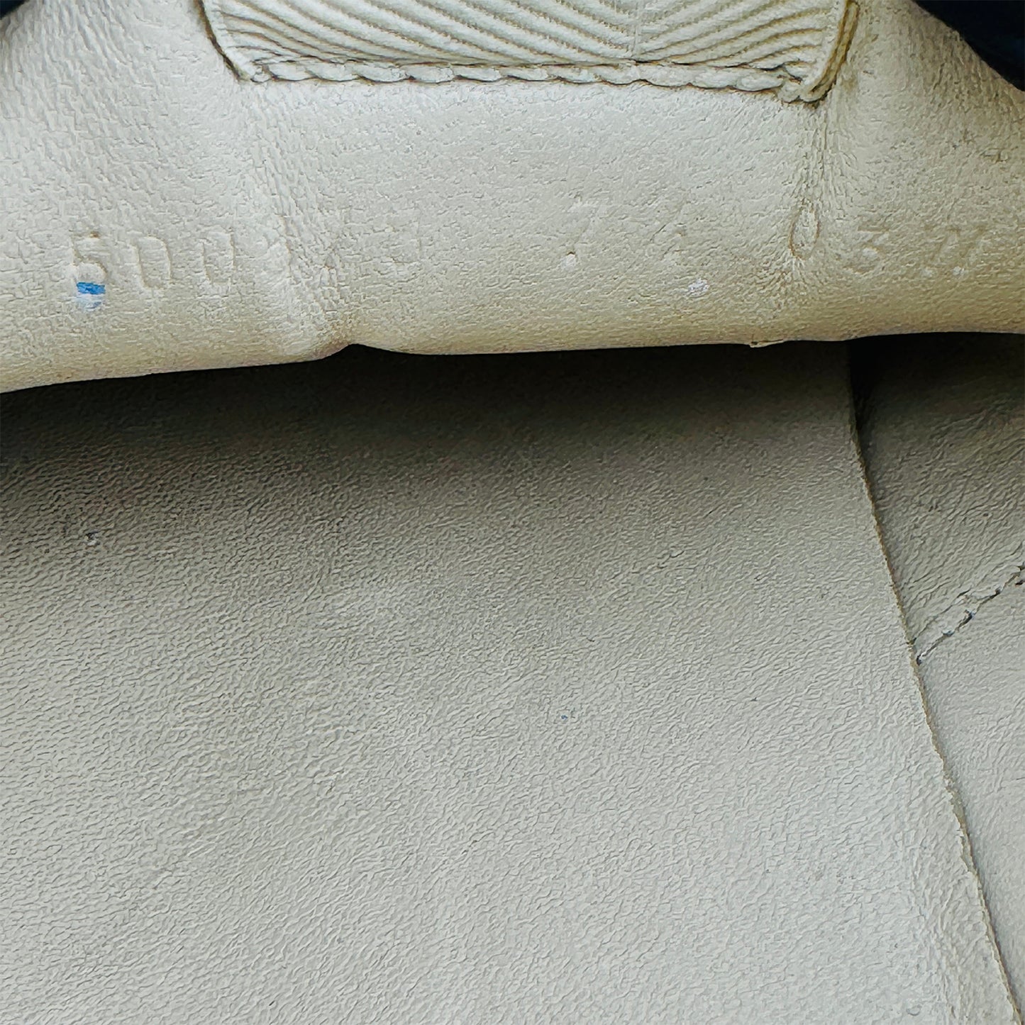 Gucci Rhyton Off-White Leather Sneakers (Size 41.5)