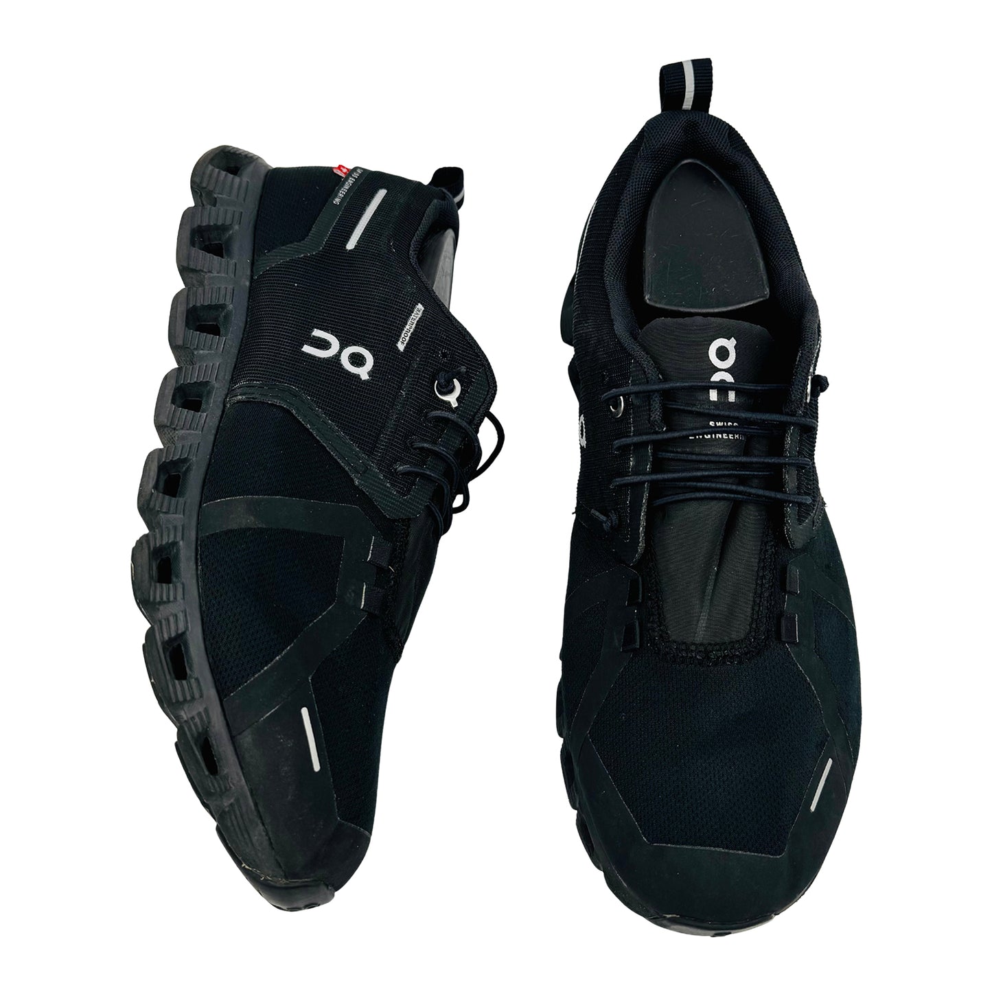 ON Cloud 5 Waterproof Black Shoes (Size 41) - 59.98842