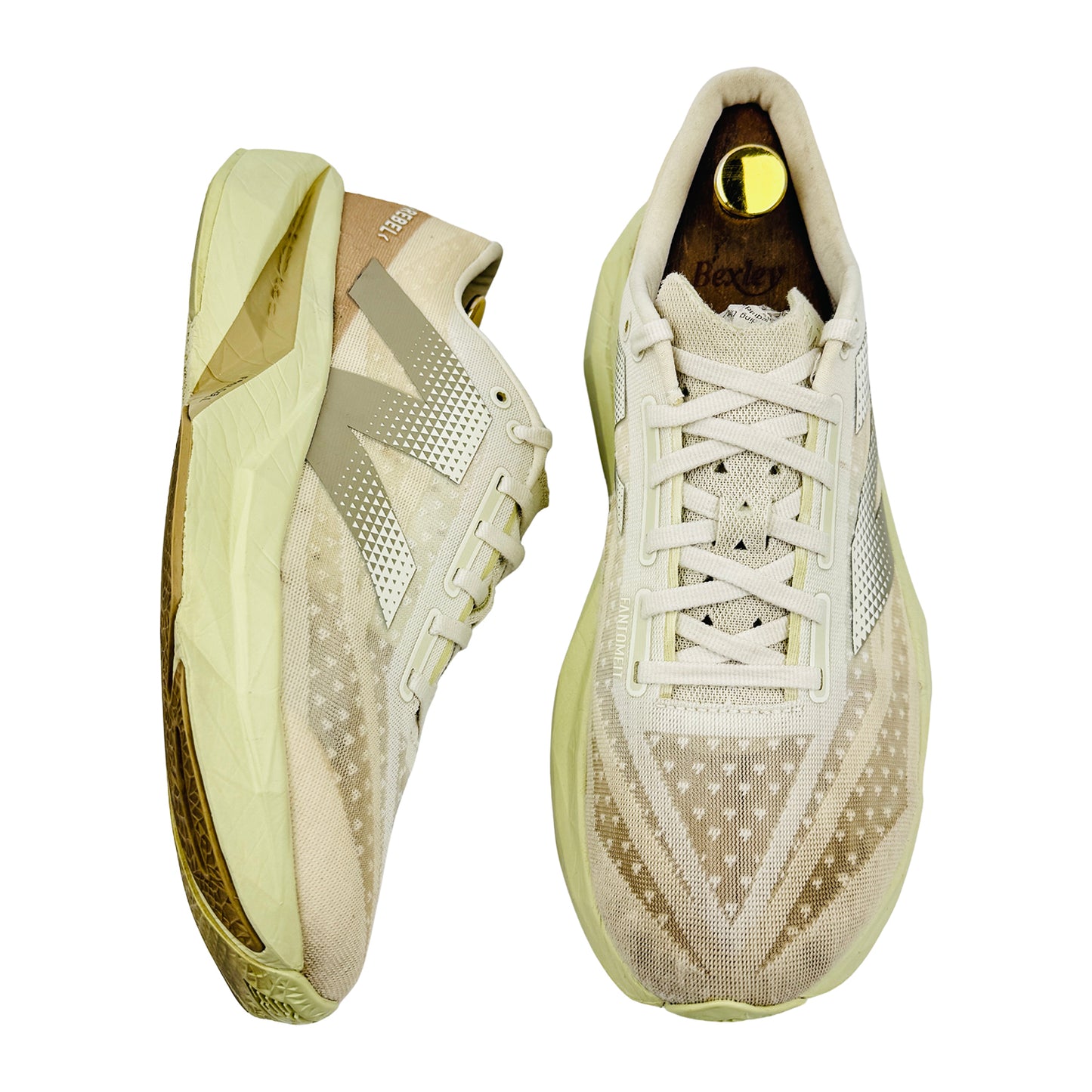 New Balance FuelCell Rebel v4 Shoes (Size 44) - MFCXLD4