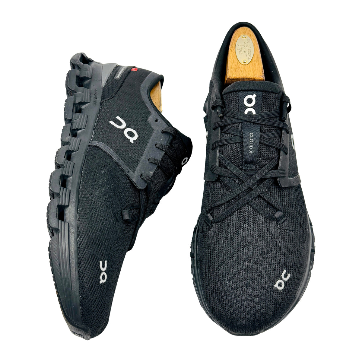 On Running Cloud X 4 Black Shoes (Size 42.5) - 3ME30040106