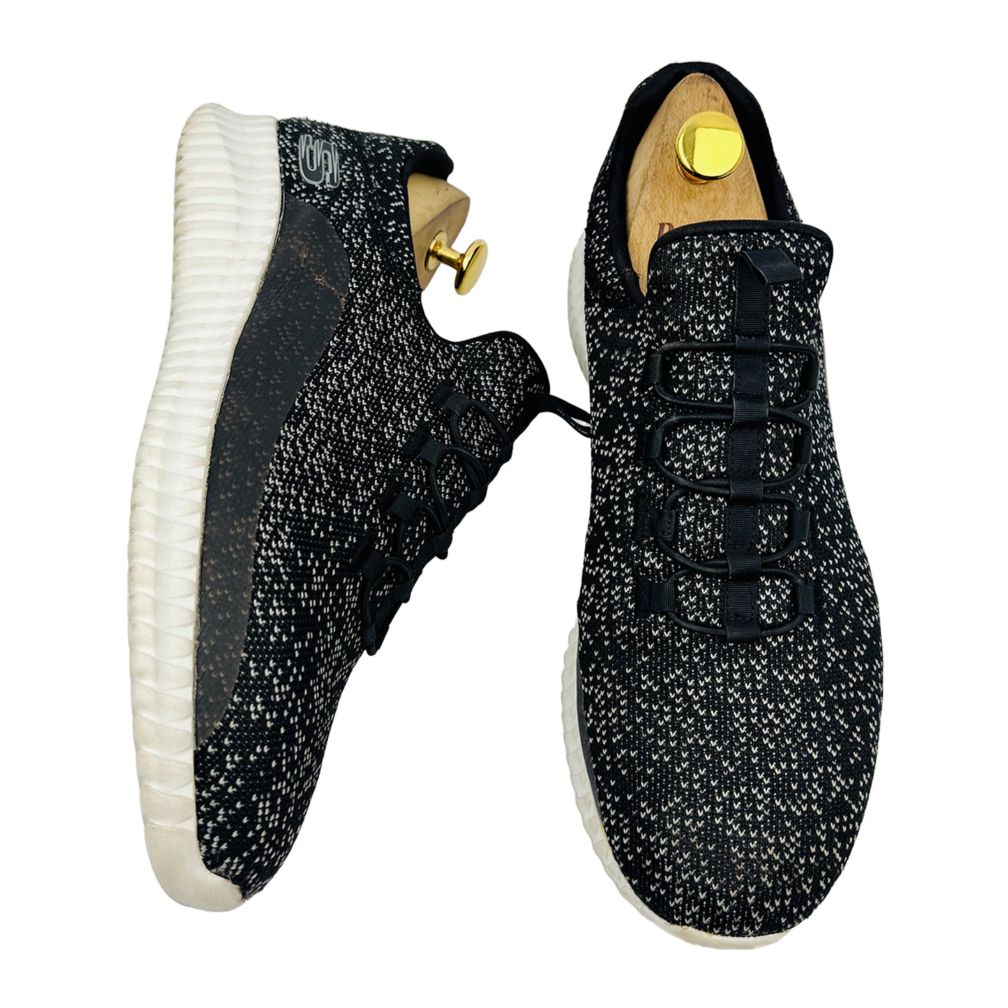 One Front One Cross image of Skechers Elite Flex Muzzin Sneakers (Size 42/42.5) - 52641 BKW