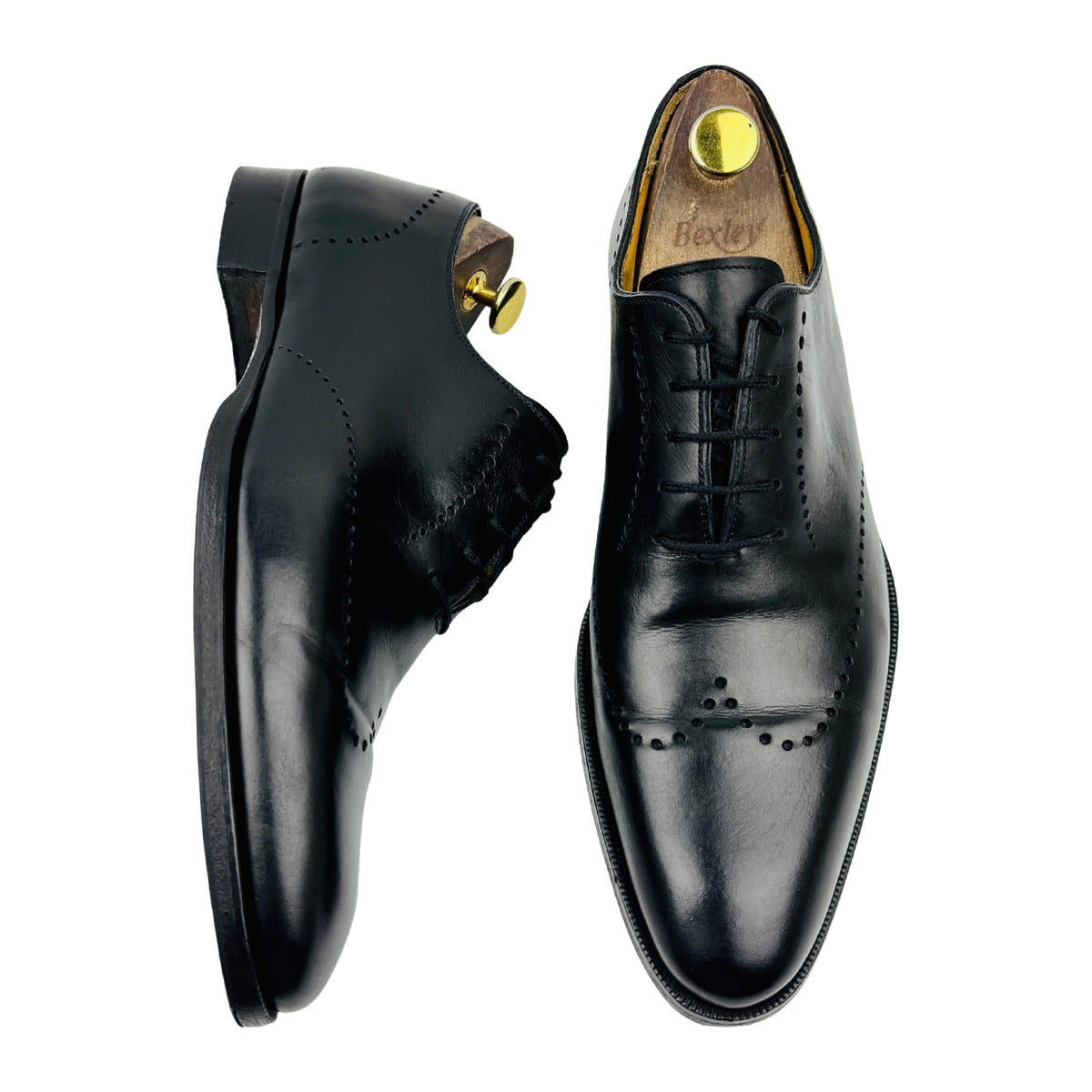 Magnanni Black Leather Brogue Shoes (Size 42)