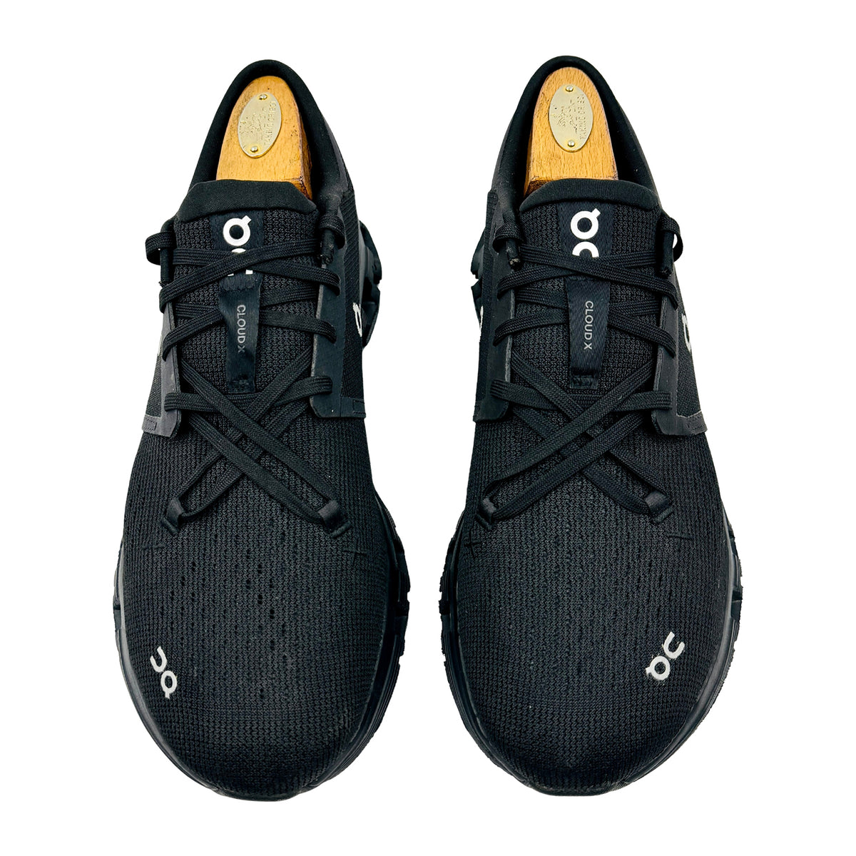 On Running Cloud X 4 Black Shoes (Size 42.5) - 3ME30040106