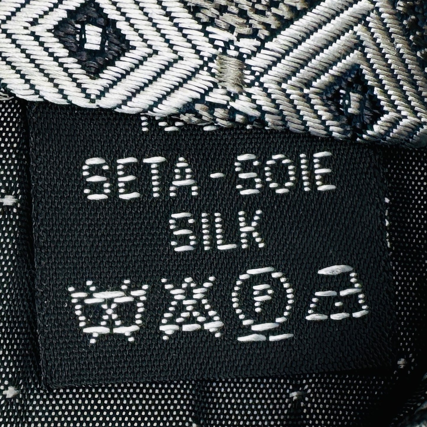 Gianni Versace Black 'Geometric Pattern' Tie (Size Regular)