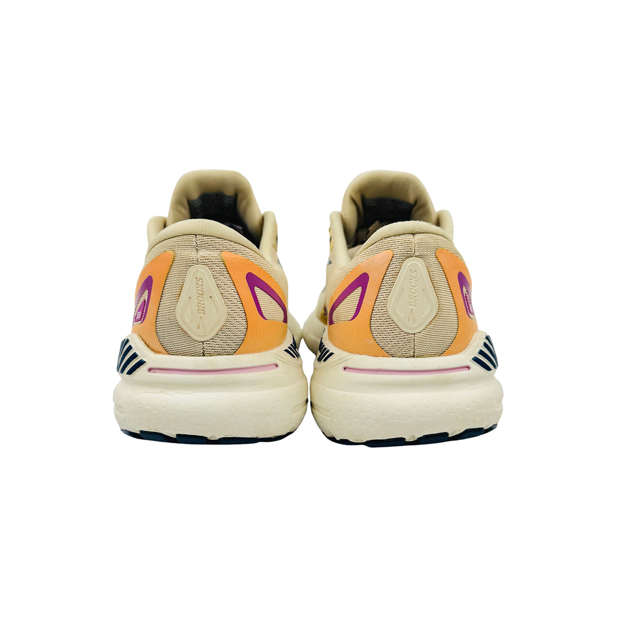 Brooks Adrenaline GTS 23 Shoes (Size 41) - 1203811B795