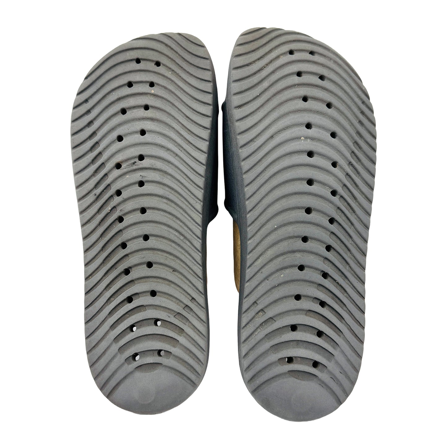 Outsole image of Nike Men's Gray Kawa Slides