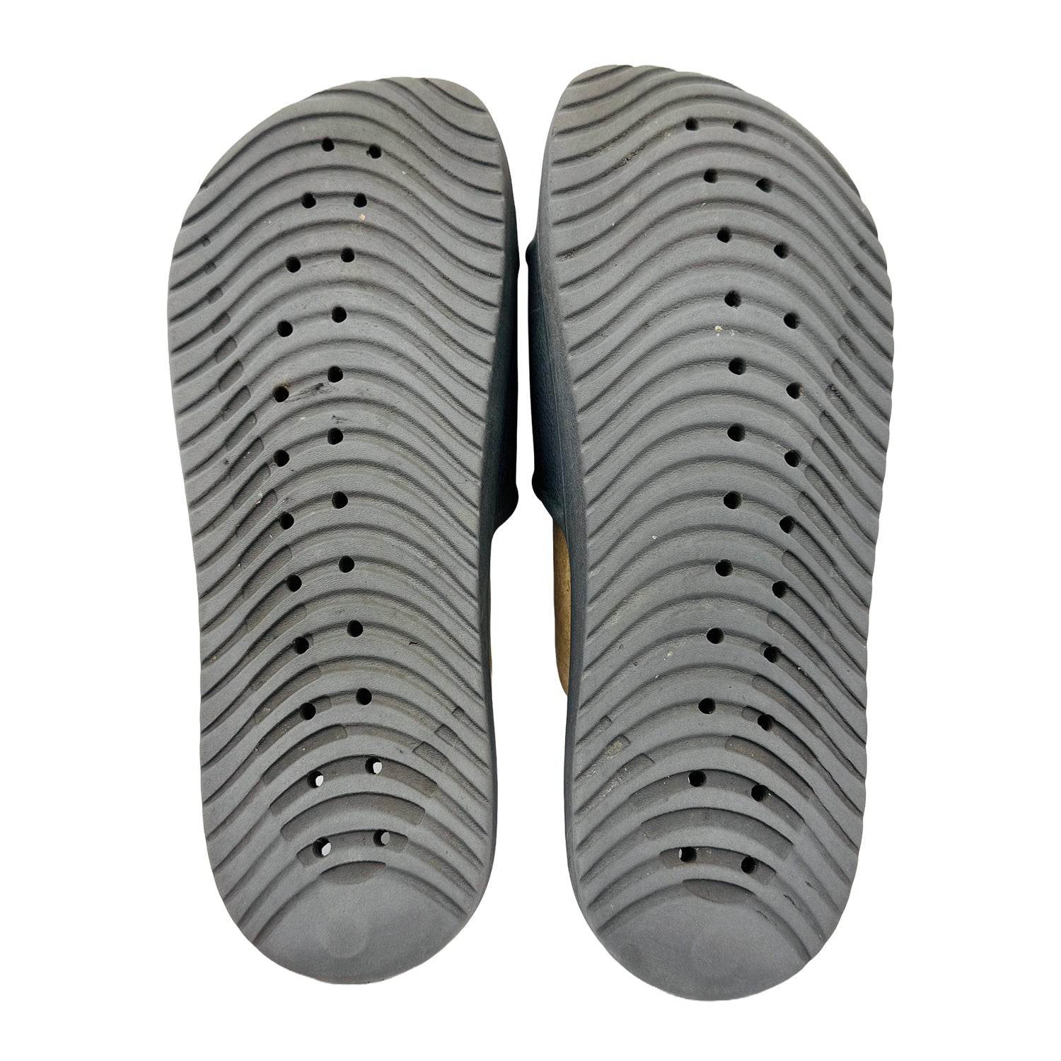 Outsole image of Nike Men's Gray Kawa Slides