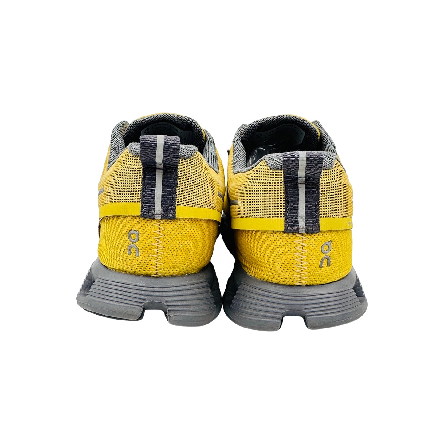 On Running Cloud 5 Waterproof Shoes (Size 40.5) - 59.98529
