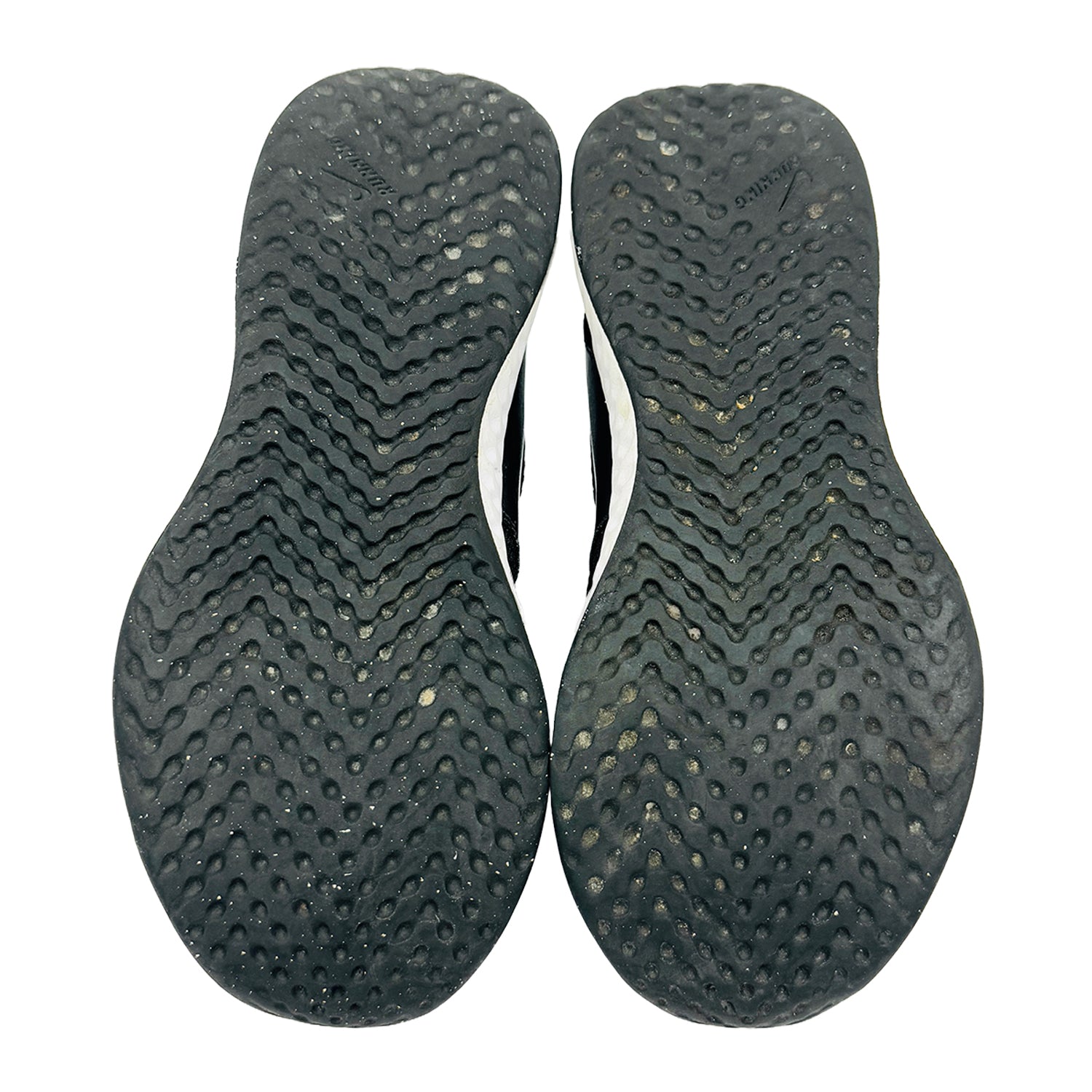 Outsole image of Nike Kid's Revolution 5 Shoes (Size 34) - BQ5672-003