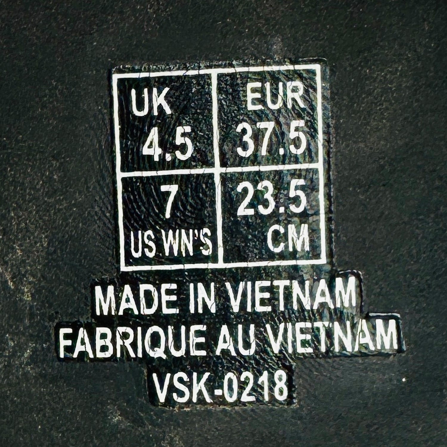 Inside Made, Size, Code printing image of Puma Formlite Black White Slippers (Size 37.5) - VSK-0218