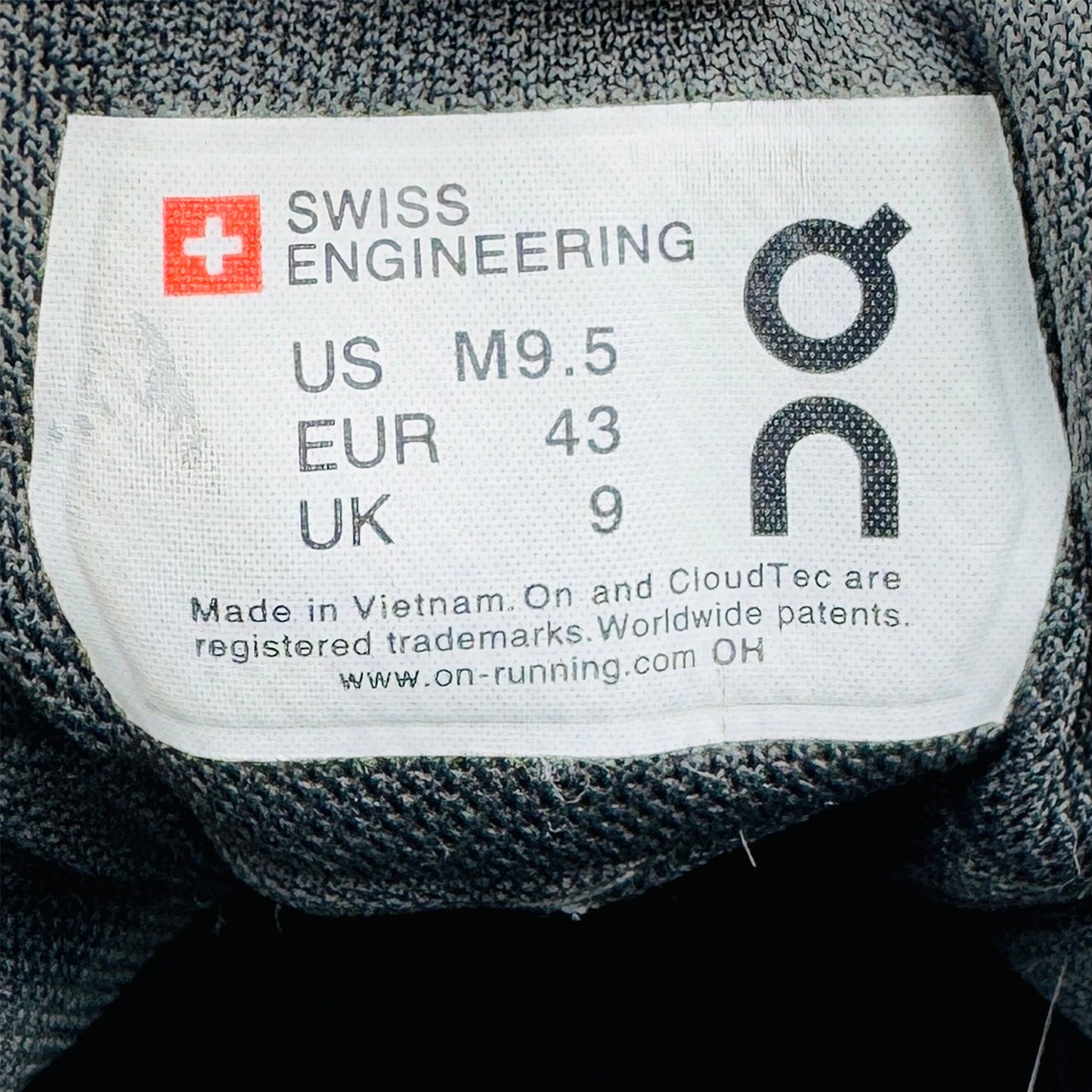 On Running Cloudventure Waterproof 'Yellow' Shoes (Size 43)