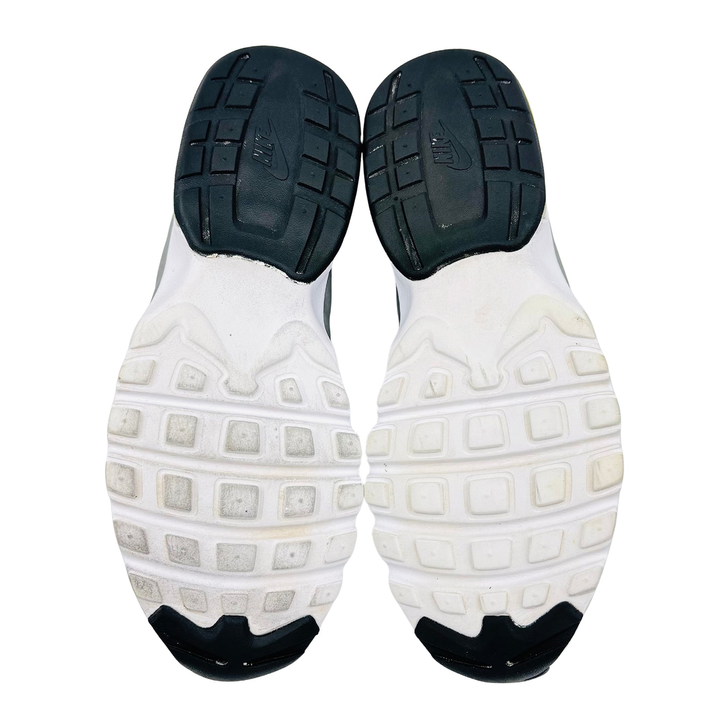 Nike Air Max Invigor Shoes (Size 42.5) - 749680-004