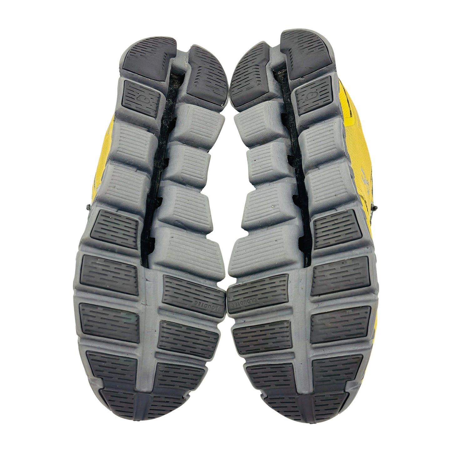On Running Cloud 5 Waterproof Shoes (Size 40.5) - 59.98529
