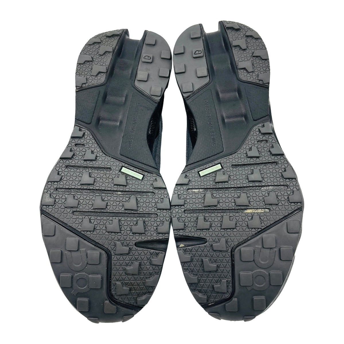 On Running Cloudsurfer Trail Shoes (Size 40) - 3WE10100264