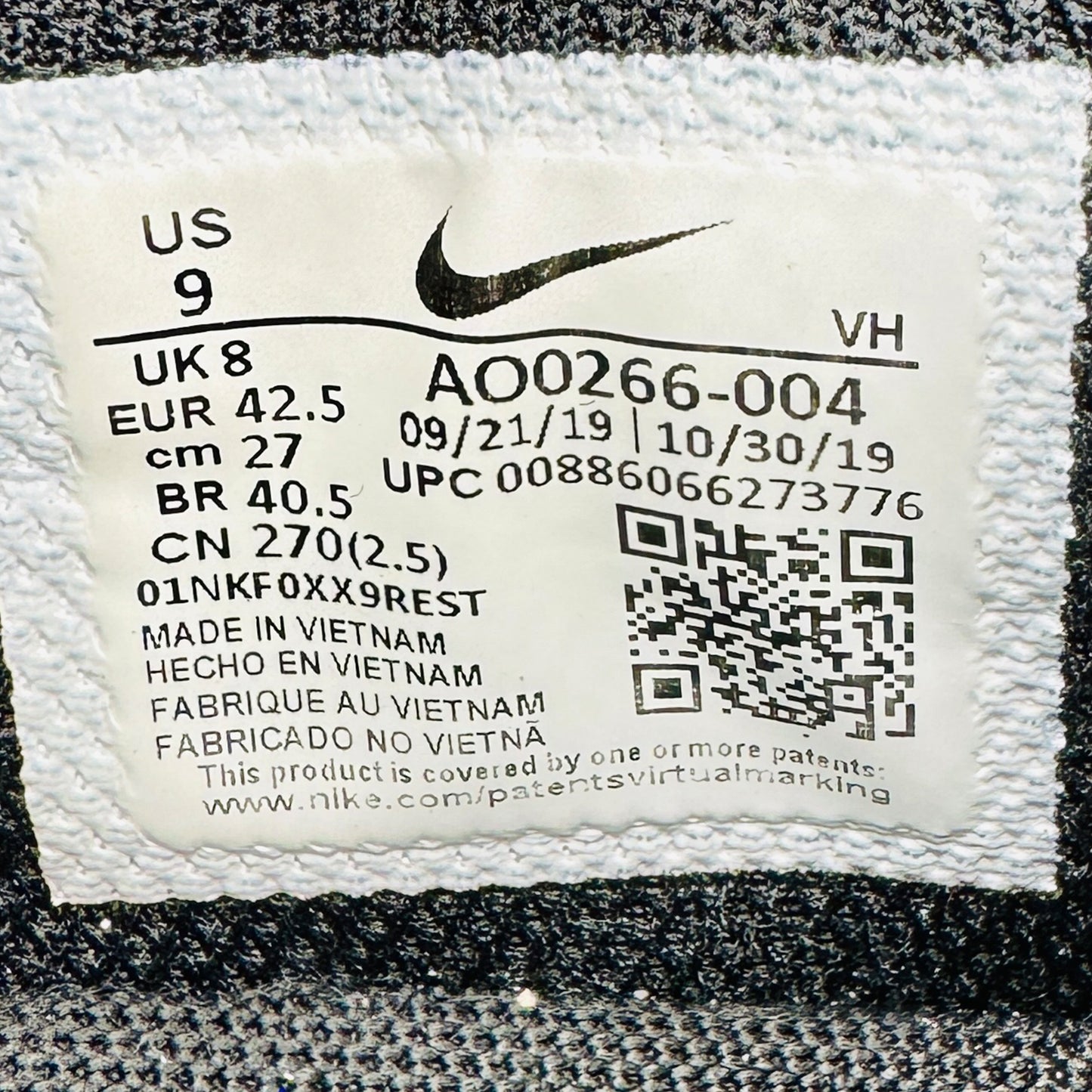 Inside Made, Size, Code printing image of Nike Air Max Motion 2 Black Sneakers (Size 42/42.5) - AO0266-004