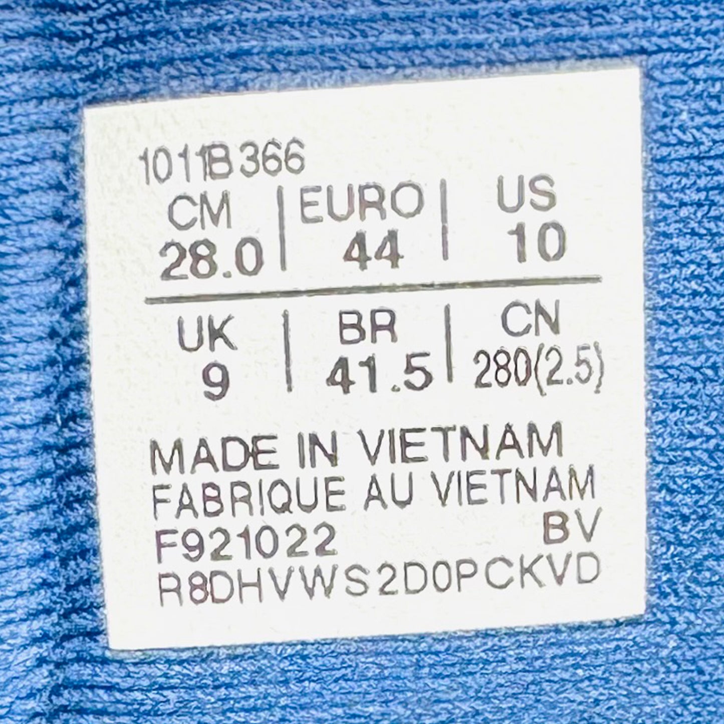 ASICS GEL-CUMULUS 24 Shoes (Size 44) - 1011B366