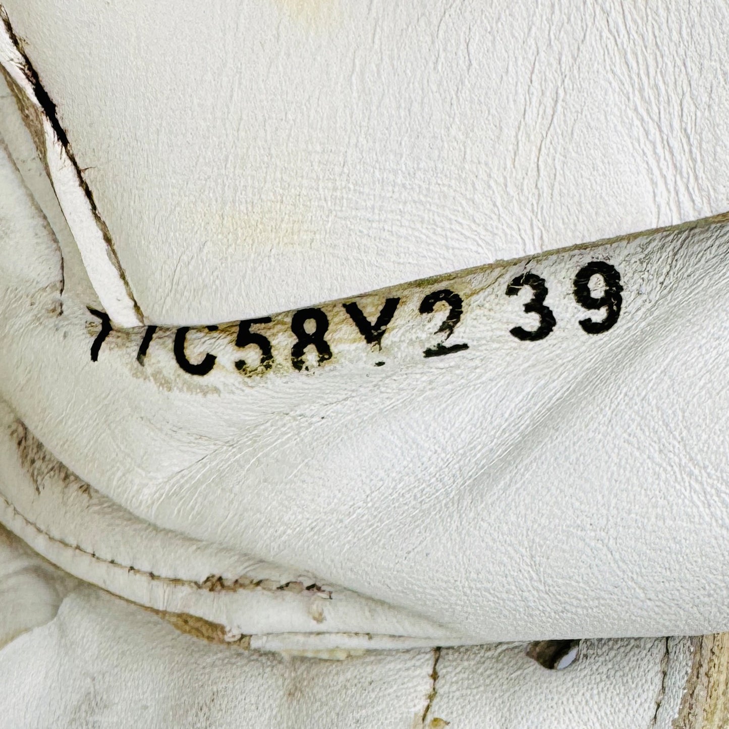 Valentino Garavani VL7N Cut-Out Low-Top Sneakers (Size 39/39.5)