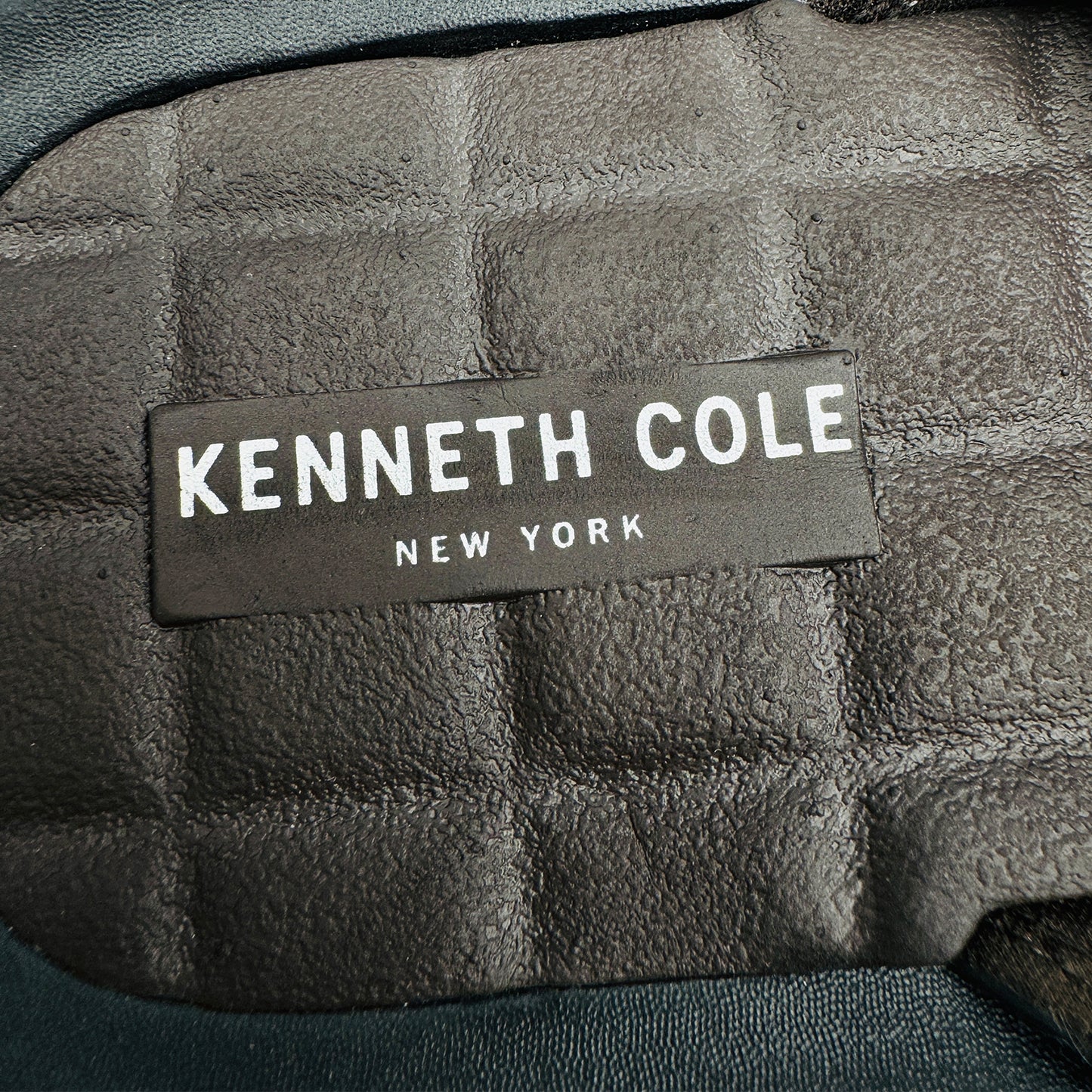 Kenneth Cole New York Izzo Flip Flops (Size 45/45.5)