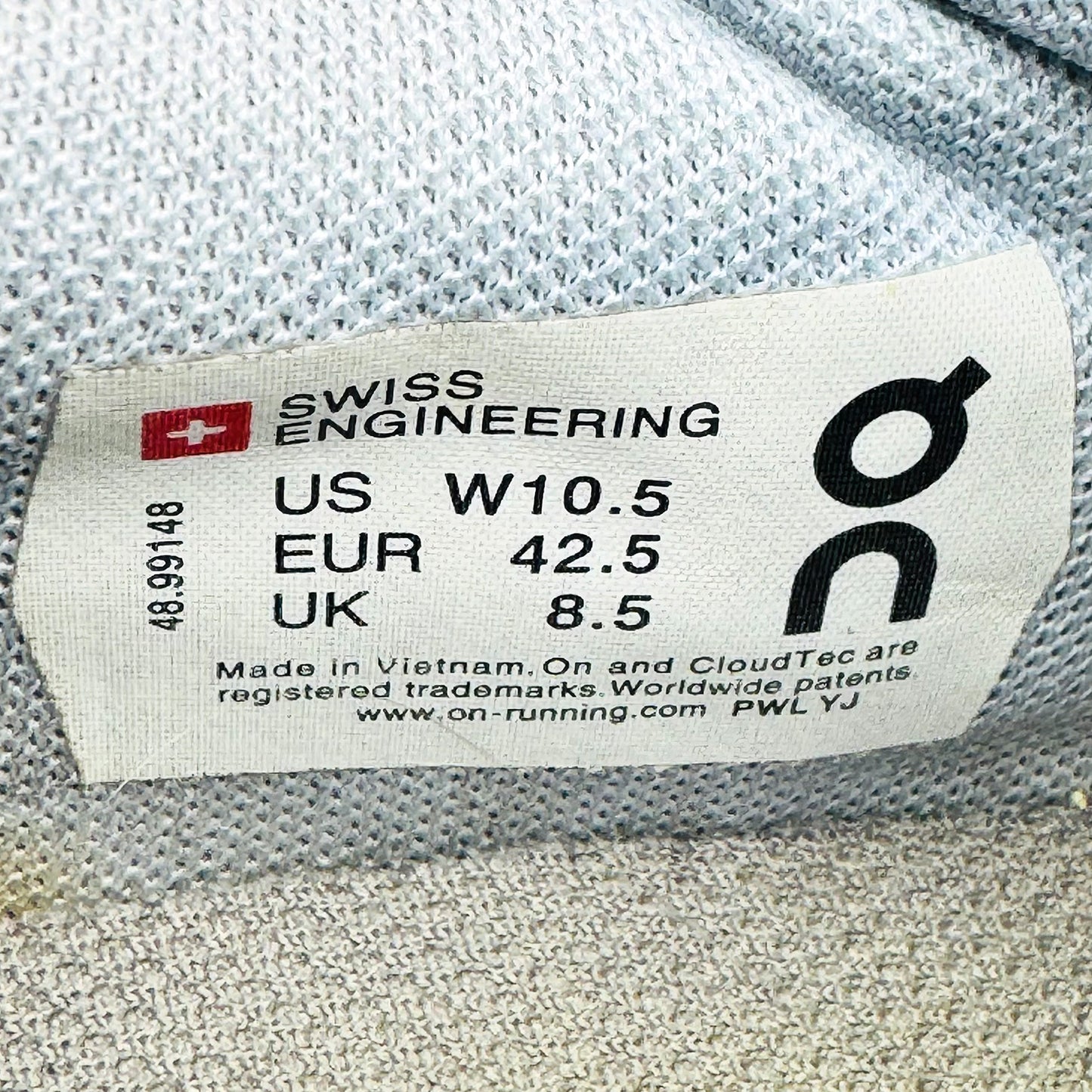 On Running The Roger Advantage Sneakers (Size 42.5) - 48.99148