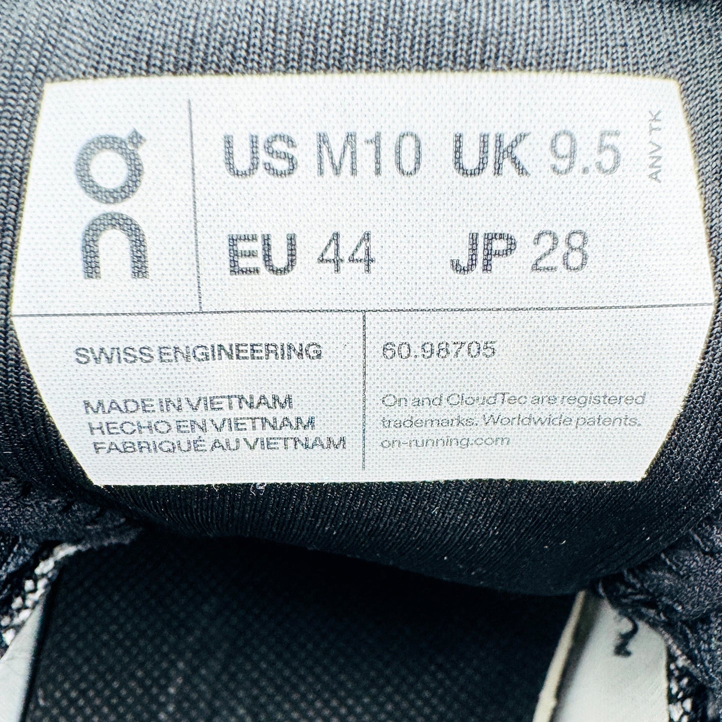 On Running Cloud X 3 Shoes (Size 44) - 60.98705