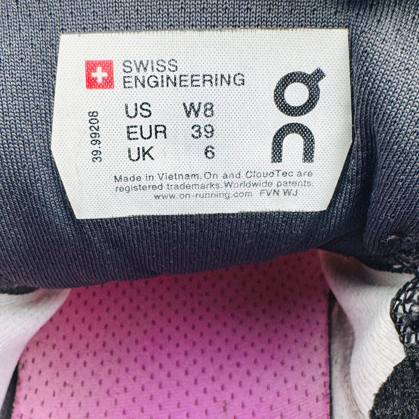 On Cloudstratus 2 'Rose Red' Shoes (Size 39) - 39.99208