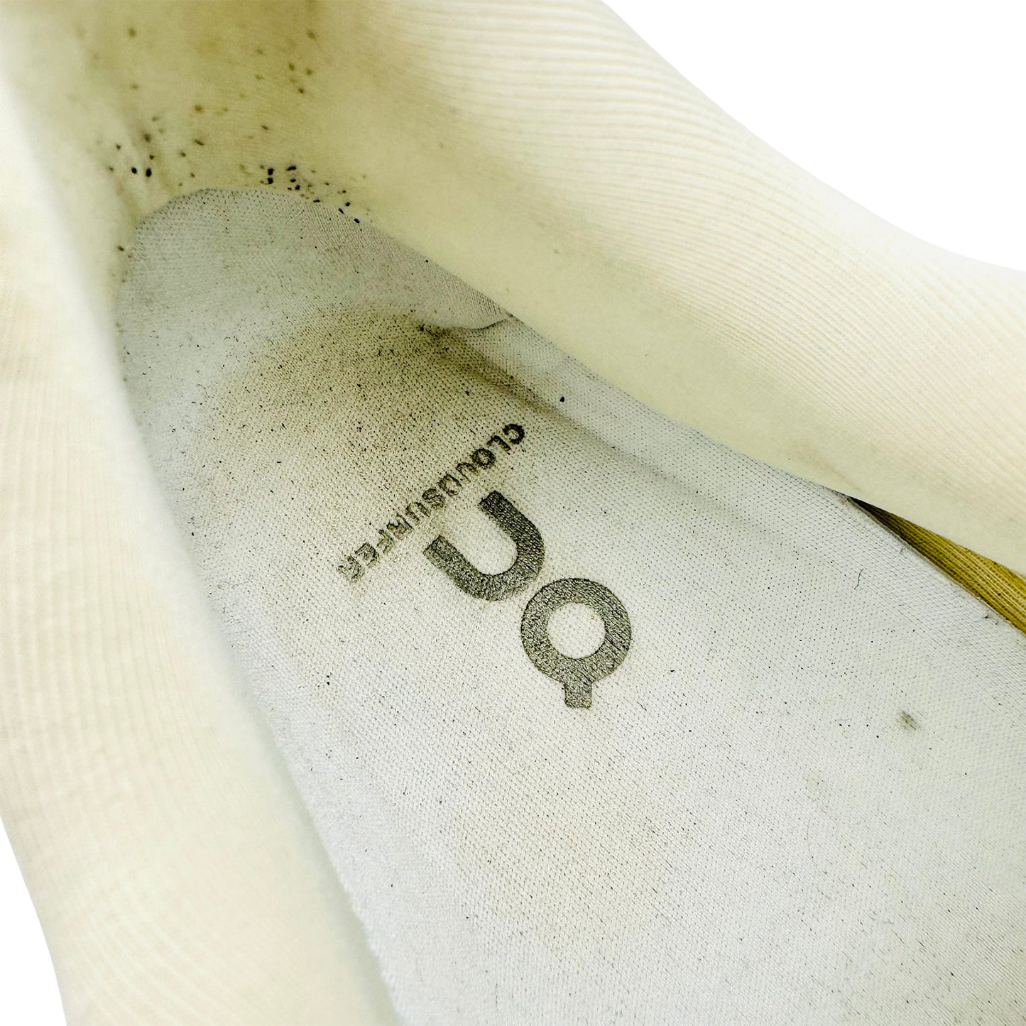 On Running Cloudsurfer White Shoes (Size 44) - 3MD10440664