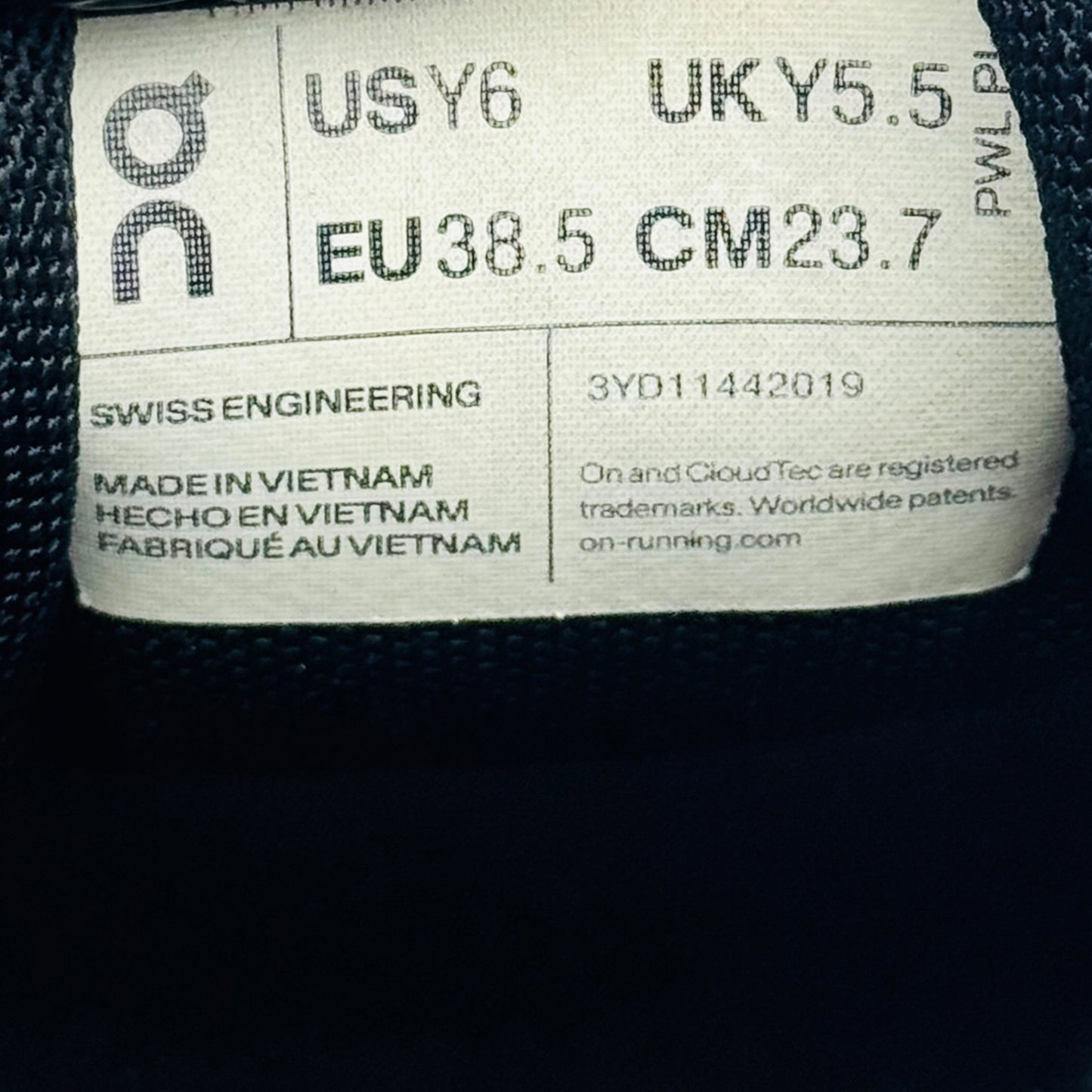 On Running Cloud Sky 'Nimbus' Shoes (Size 38.5) - 3YD11442019