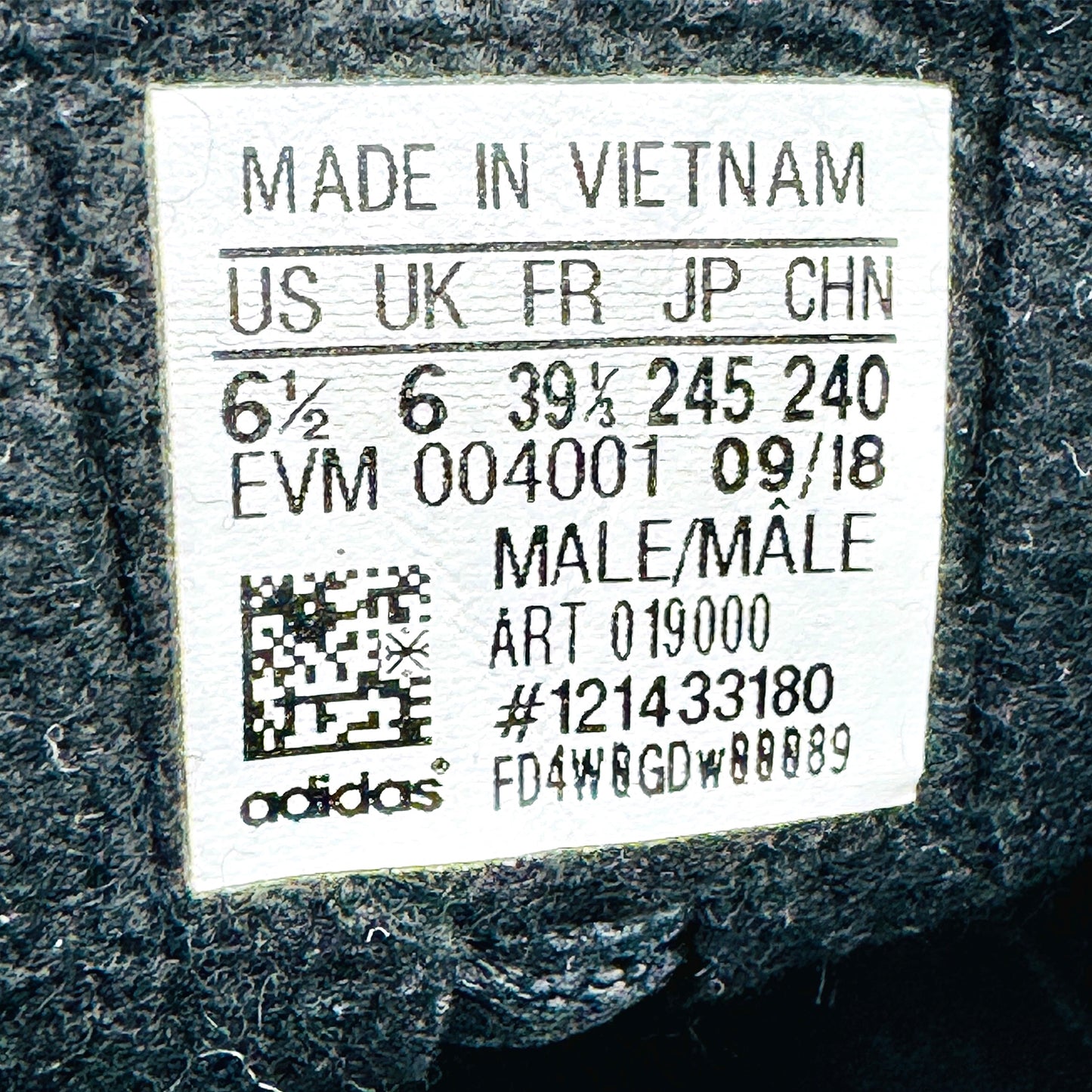 Adidas Samba Leather Sneakers (Size 39.5) - 019000