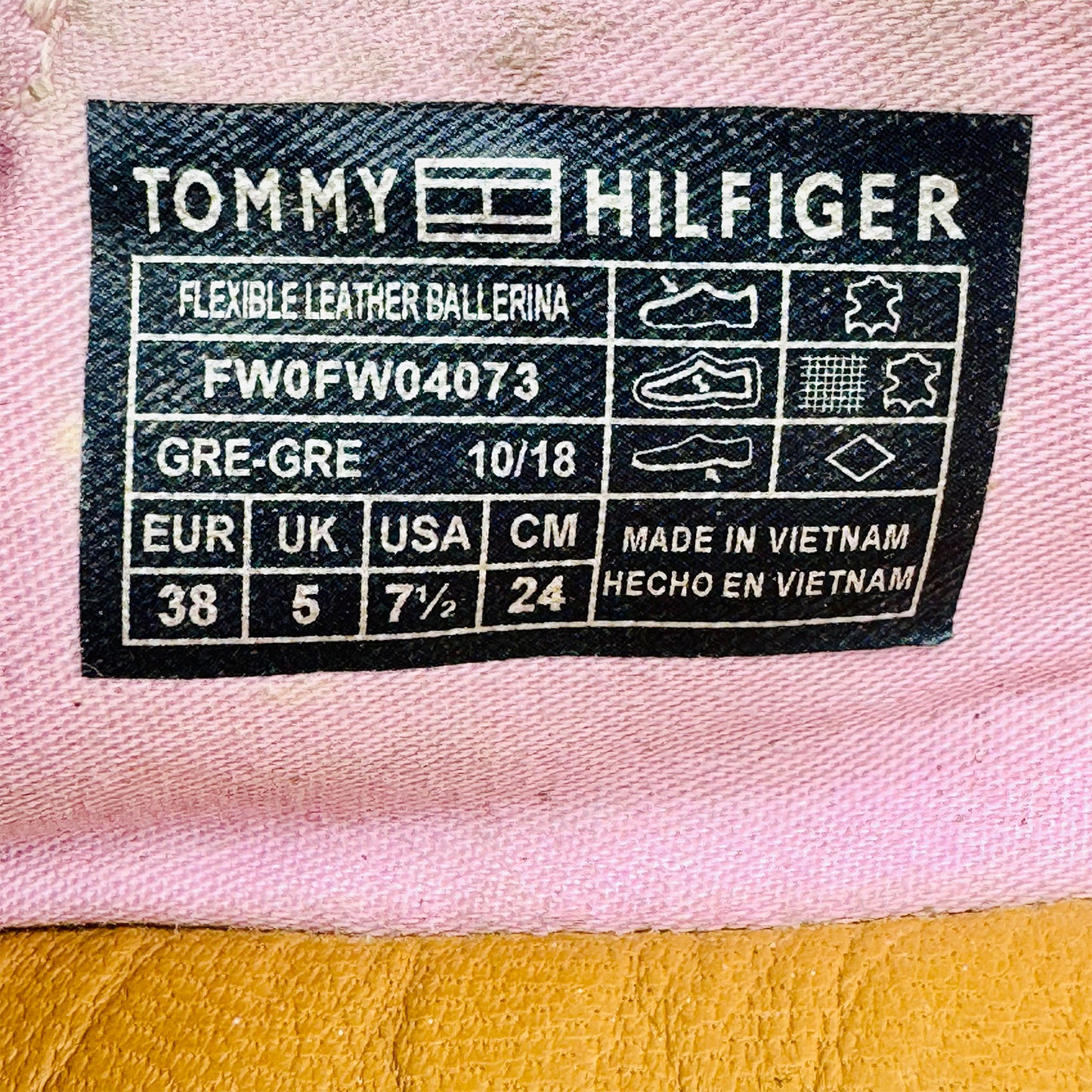 Tommy Hilfiger Women's Pink Leather Flats (Size 38)