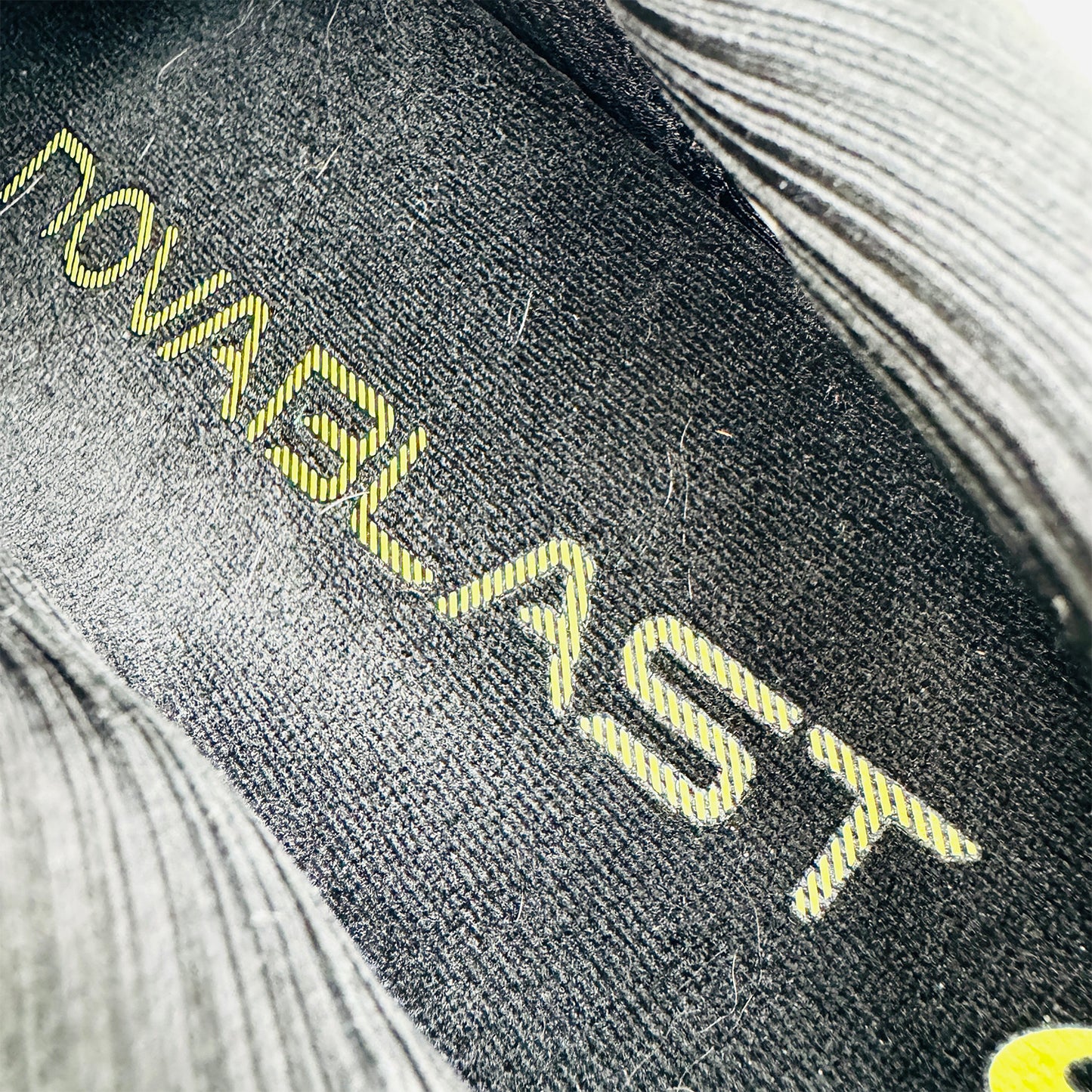 ASICS Novablast 3 Shoes (Size 45) - 1011B458