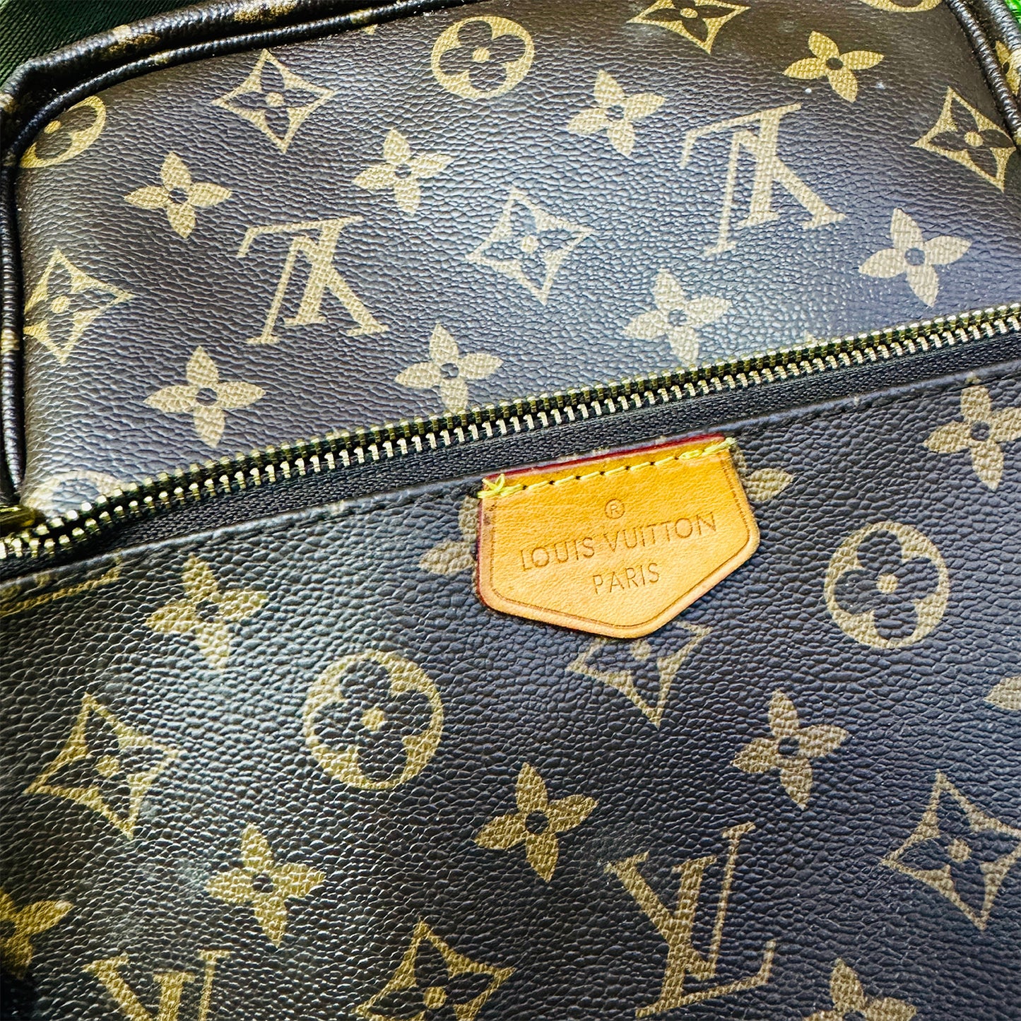Louis Vuitton Multi Pochette Monogram Canvas Handbag - AR2189