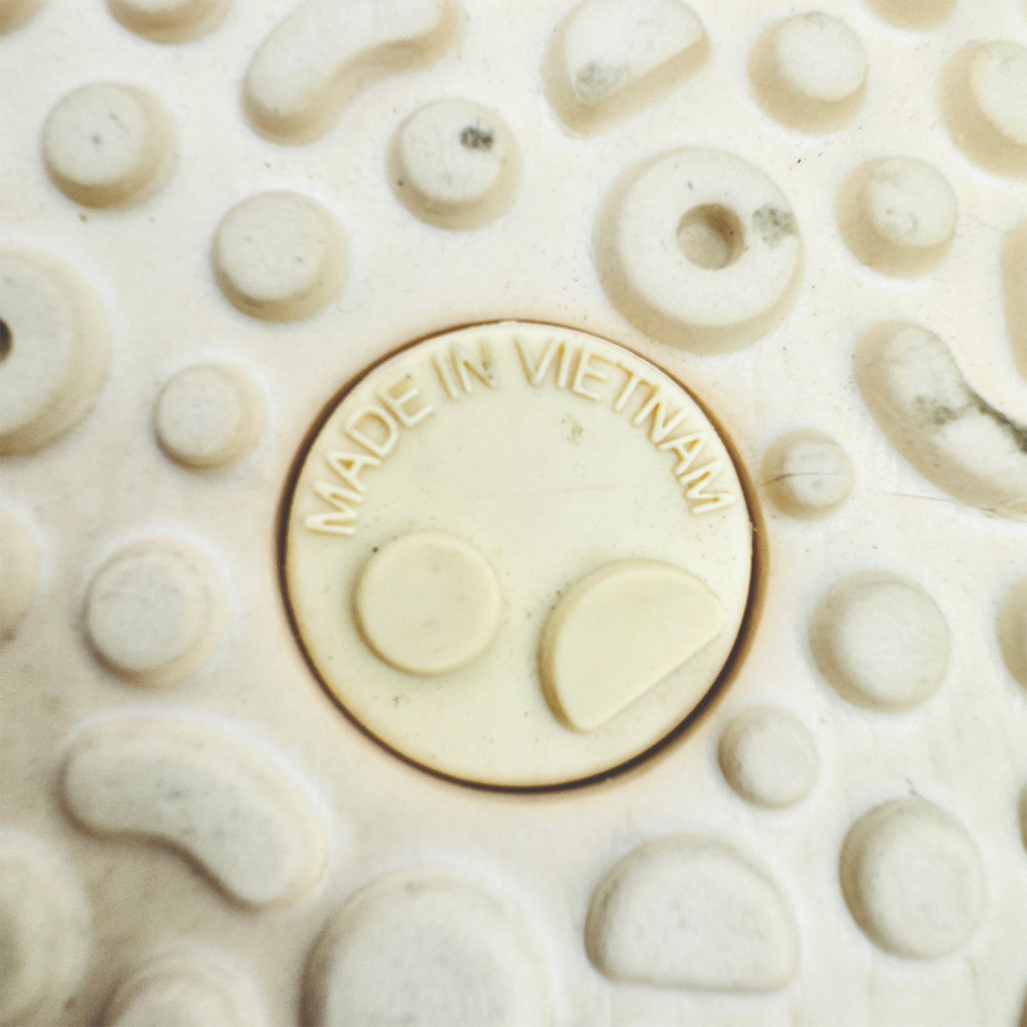 Allbirds Sugar Zeffer Beige Flip Flops (Size 38)