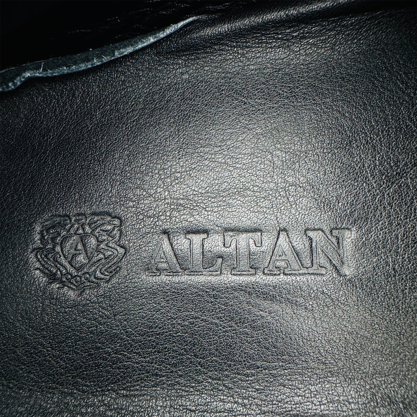 Altan Men's Black Woven Textured Leather Loafers (Size 42/42.5)