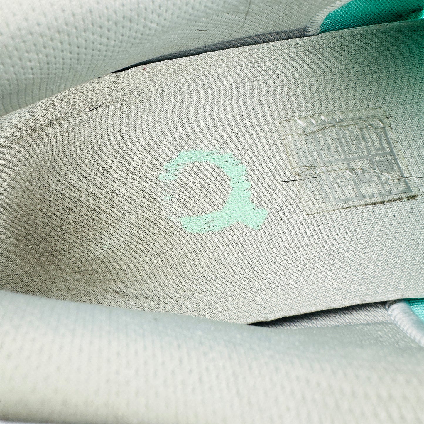 On Running Cloud 'Mint Green' Shoes (Size 41)