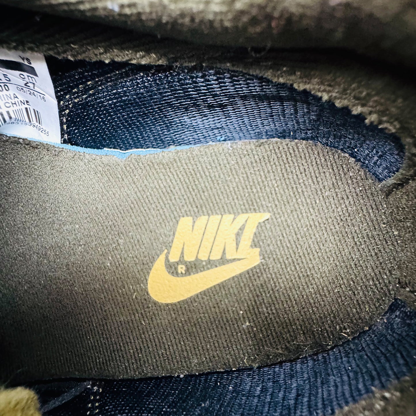 Nike Internationalist Premium Sneakers (Size 42.5) - 828043-300