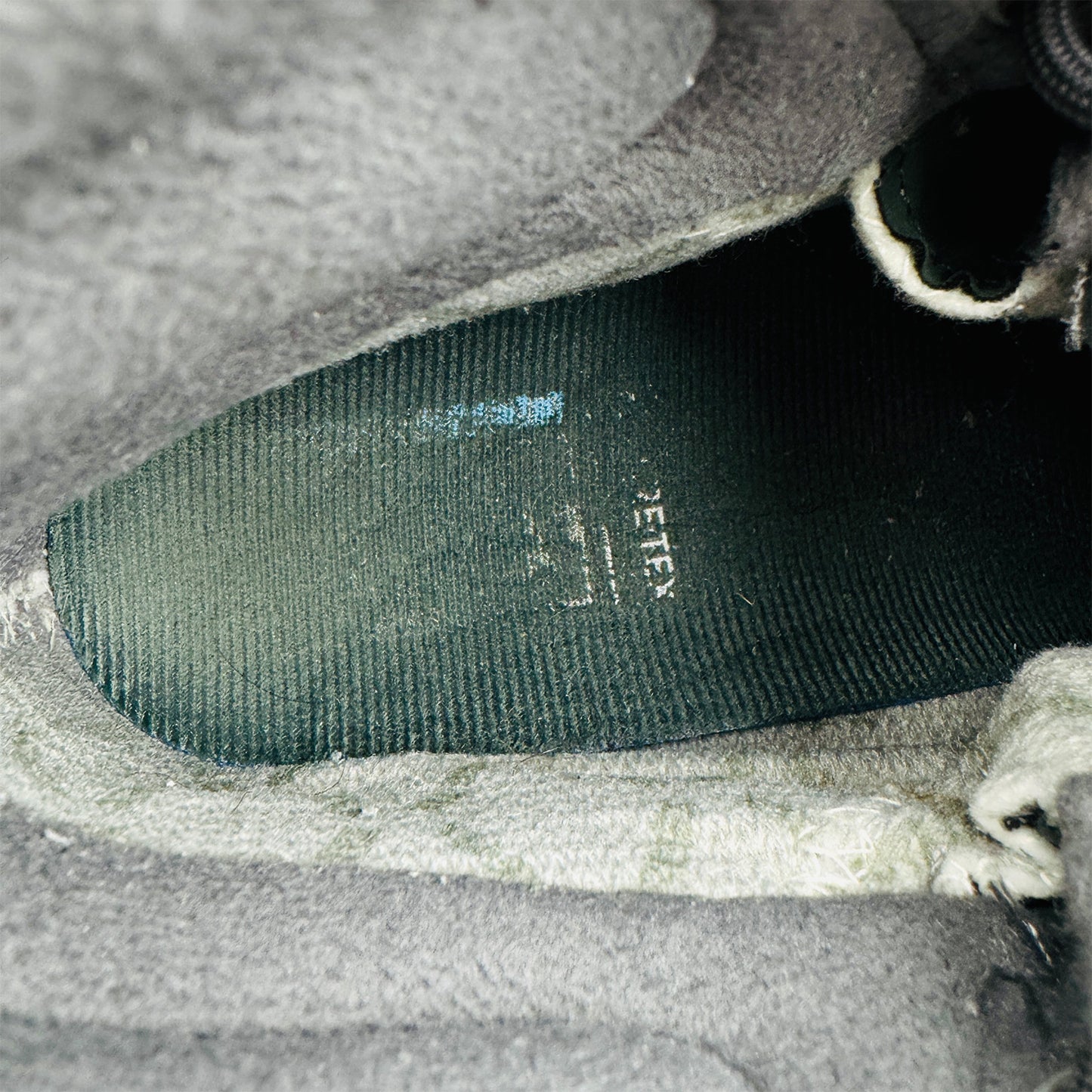 Vans MTE Sk8-Hi Gore-Tex Shoes (Size 42) - 721356