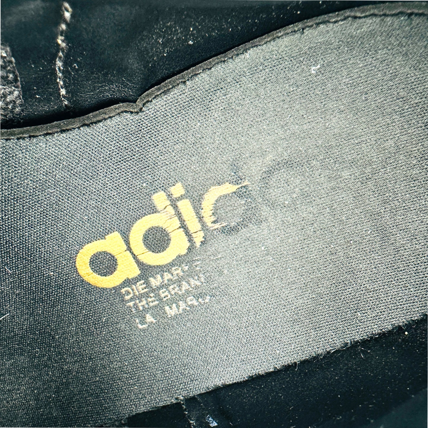 Adidas Samba Leather Sneakers (Size 39.5) - 019000