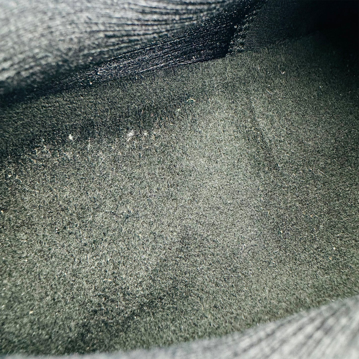 ASICS NOVABLAST 2 Black Sneakers (Size 43/43.5) - 1011B192