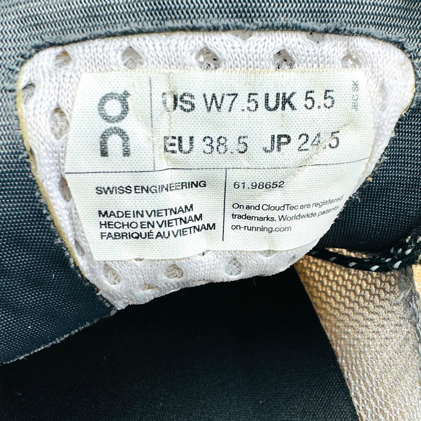 On Running Cloudmonster Shoes (Size 38.5) - 61.98652