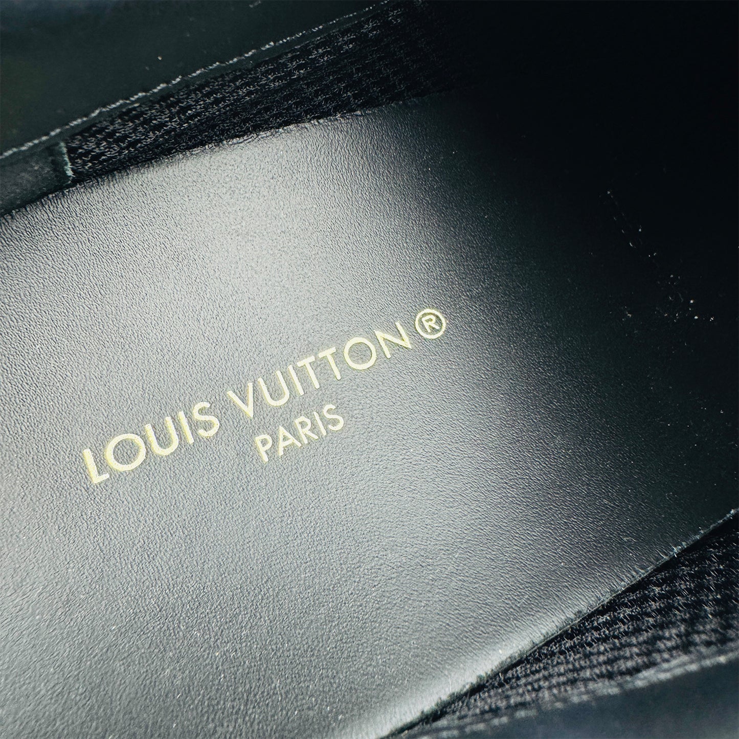 Louis Vuitton Run Away Sneakers (Size 44) - FA0271