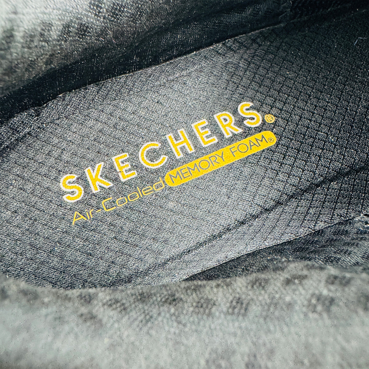 Skechers UNO - Stand on Air Shoes (Size 40) - 73690-BBK