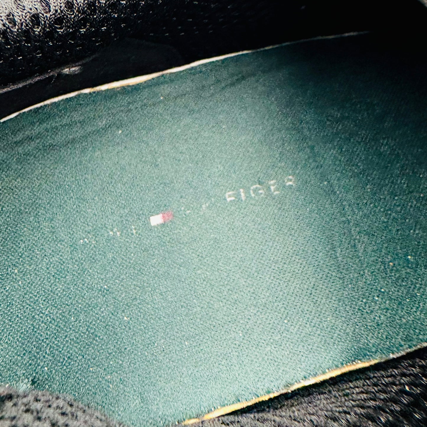 Tommy Hilfiger Men's Leather Sneakers (Size 43)