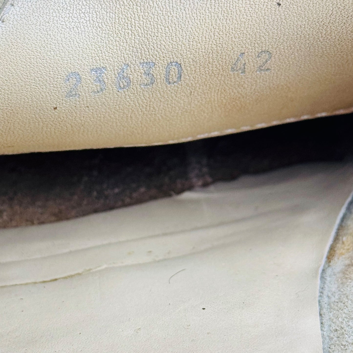 Gucci Gigi Beige Leather Loafers (Size 42.5/43)