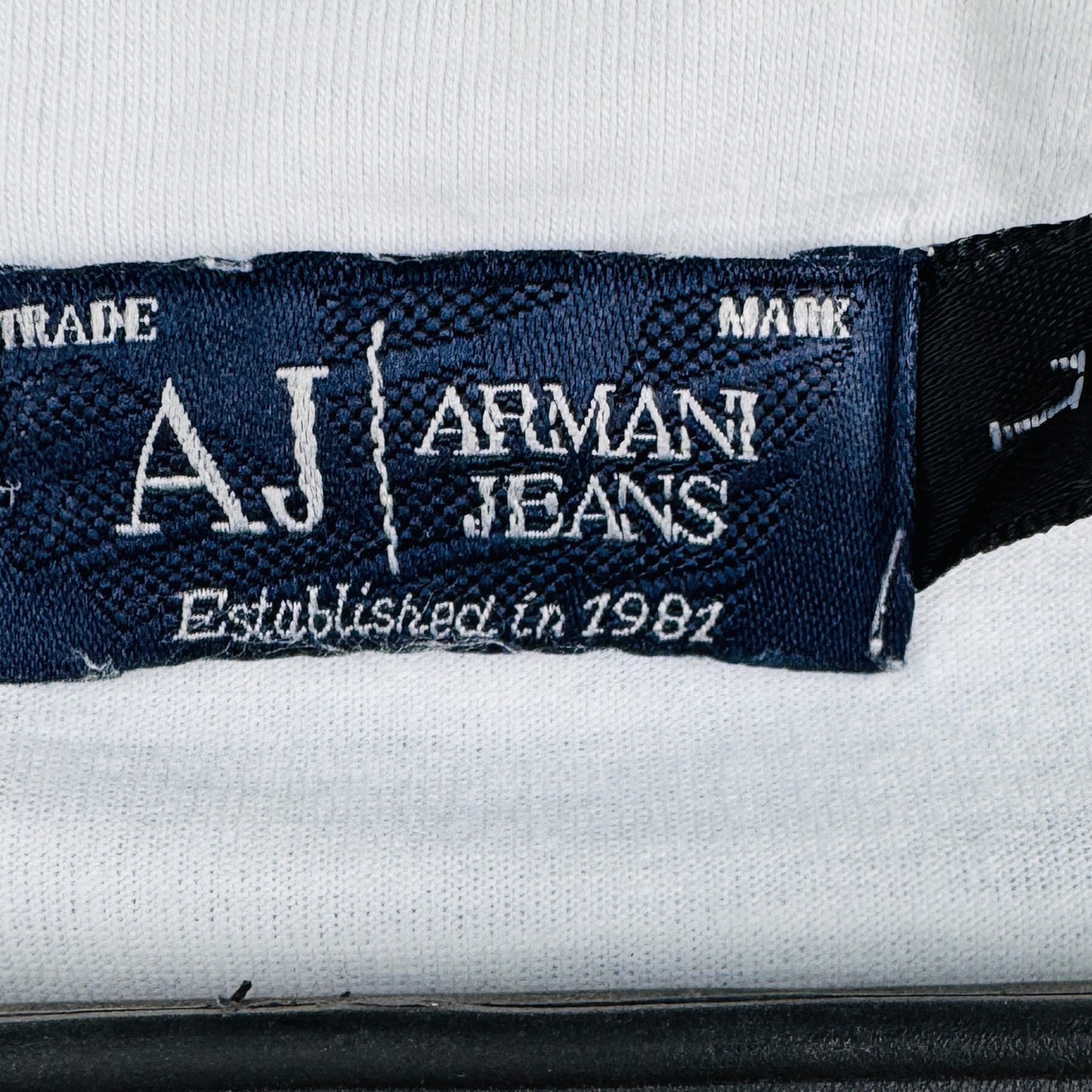 Armani Jeans Men's White T-Shirt (Size Large)